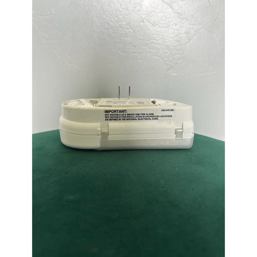 FIRST ALERT Combination Explosive Gas and Carbon Monoxide Alarm with Backlit